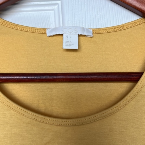 COS | Slim Fit Tank Sz M - Picture 4 of 5